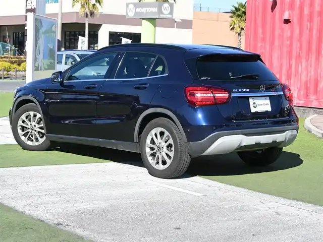 メルセデス・ベンツ ＧＬＡ１８０ 千葉県 2018(平30)年 4.4万km カバンサイトブルー アクティブブレーキアシスト/ブラインドスポットアシスト/アクティブレーンキーピングアシスト/アテンションアシスト/ディストロニック/純正HDDナビ/地デジTV/【DVD/CD再生機能　Bluetooth接続】/バックカメラ/ドライブレコーダー/ハーフレザーシート/前席シートヒーター/革巻きステアリング/ステアリングスイッチ/パドルシフト/ETC/LEDヘッドライト/フォグライト/ウインカーミラー/パークトロニック/純正17インチアルミホイル/サイド/カーテンエアバッグ/キーレスゴー