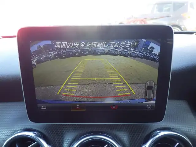 メルセデス・ベンツ ＧＬＡ１８０ 千葉県 2018(平30)年 4.4万km カバンサイトブルー アクティブブレーキアシスト/ブラインドスポットアシスト/アクティブレーンキーピングアシスト/アテンションアシスト/ディストロニック/純正HDDナビ/地デジTV/【DVD/CD再生機能　Bluetooth接続】/バックカメラ/ドライブレコーダー/ハーフレザーシート/前席シートヒーター/革巻きステアリング/ステアリングスイッチ/パドルシフト/ETC/LEDヘッドライト/フォグライト/ウインカーミラー/パークトロニック/純正17インチアルミホイル/サイド/カーテンエアバッグ/キーレスゴー