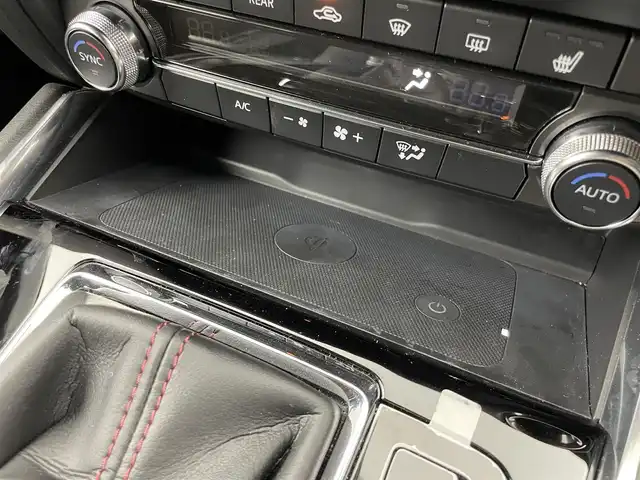 マツダ ＣＸ－８ XD ブラックトーンエディション 群馬県 2024(令6)年 1.1万km プラチナクォーツメタリック クルージングトラフィックサポート/ワイヤレス接続(AppleCarPlay対応)/ハンズフリー機能付パワーバックドア/外部接続ハブ(USB端子/Type-C)/4WD/＝＝＝＝＝/純正10.25インチセンターディスプレイ/・AM/FM/USB/Bluetooth/フルセグTV/AppleCarPlay/AndroidAuto/360°ビューモニター/i-ACTIVSENSE/・スマートブレーキサポート/アドバンストスマートブレーキサポート/・レーンキープアシストシステム/車線逸脱警報システム/・AT誤発進抑制制御(前進/後退)/・ドライバーアテンションアラート/交通標識認識システム/・前後パーキングセンサー/・ブラインドスポットモニタリング/前席パワーシート/シートヒーター/運転席メモリー機能/2列目シートヒーター/ロールサンシェード/ステアリングヒーター/ステアリングスイッチ/置くだけ充電/電動パーキングブレーキ/オートブレーキホールド/プッシュスタート/スマートキー/17インチアルミホイール付スタッドレスタイヤ×4本