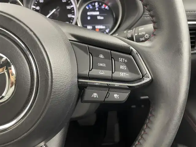 マツダ ＣＸ－８ XD ブラックトーンエディション 群馬県 2024(令6)年 1.1万km プラチナクォーツメタリック クルージングトラフィックサポート/ワイヤレス接続(AppleCarPlay対応)/ハンズフリー機能付パワーバックドア/外部接続ハブ(USB端子/Type-C)/4WD/＝＝＝＝＝/純正10.25インチセンターディスプレイ/・AM/FM/USB/Bluetooth/フルセグTV/AppleCarPlay/AndroidAuto/360°ビューモニター/i-ACTIVSENSE/・スマートブレーキサポート/アドバンストスマートブレーキサポート/・レーンキープアシストシステム/車線逸脱警報システム/・AT誤発進抑制制御(前進/後退)/・ドライバーアテンションアラート/交通標識認識システム/・前後パーキングセンサー/・ブラインドスポットモニタリング/前席パワーシート/シートヒーター/運転席メモリー機能/2列目シートヒーター/ロールサンシェード/ステアリングヒーター/ステアリングスイッチ/置くだけ充電/電動パーキングブレーキ/オートブレーキホールド/プッシュスタート/スマートキー/17インチアルミホイール付スタッドレスタイヤ×4本