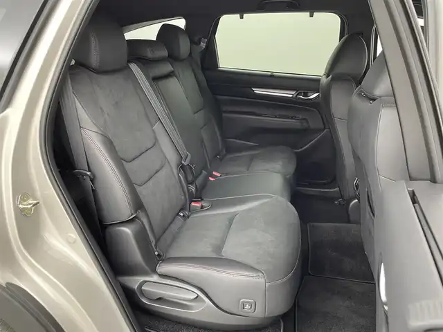 マツダ ＣＸ－８ XD ブラックトーンエディション 群馬県 2024(令6)年 1.1万km プラチナクォーツメタリック クルージングトラフィックサポート/ワイヤレス接続(AppleCarPlay対応)/ハンズフリー機能付パワーバックドア/外部接続ハブ(USB端子/Type-C)/4WD/＝＝＝＝＝/純正10.25インチセンターディスプレイ/・AM/FM/USB/Bluetooth/フルセグTV/AppleCarPlay/AndroidAuto/360°ビューモニター/i-ACTIVSENSE/・スマートブレーキサポート/アドバンストスマートブレーキサポート/・レーンキープアシストシステム/車線逸脱警報システム/・AT誤発進抑制制御(前進/後退)/・ドライバーアテンションアラート/交通標識認識システム/・前後パーキングセンサー/・ブラインドスポットモニタリング/前席パワーシート/シートヒーター/運転席メモリー機能/2列目シートヒーター/ロールサンシェード/ステアリングヒーター/ステアリングスイッチ/置くだけ充電/電動パーキングブレーキ/オートブレーキホールド/プッシュスタート/スマートキー/17インチアルミホイール付スタッドレスタイヤ×4本