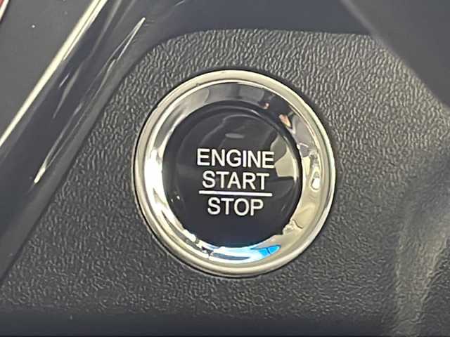 ホンダ ステップワゴン スパーダ クルスピセンシング 沖縄県 2017(平29)年 5.2万km プレミアムスパイスパープルP 禁煙車　/純正9インチナビ【VXM-175VFNi】/（フルセグTV／ＣＤ／ＤＶＤ／ＢＴ）/バックカメラ/ビルトインＥＴＣ　/ドライブレコーダー　/フリップダウンモニター　/両側パワースライドドア/ホンダセンシング/●衝突軽減ブレーキ〈CMBS〉/●ACC〈アダプティブ・クルーズ・コントロール〉/●LKAS〈車線維持支援システム〉/●路外逸脱抑制機能/●誤発進抑制機能/●先行車発進お知らせ機能/●標識認識機能/コーナーセンサー/シートヒーター/ハーフレザーシート　/ウォークスルー/LEDヘッドライト/カーテンエアバック/オートライト/LEDヘッドライト/プッシュスタート/スマートキー/わくわくゲート