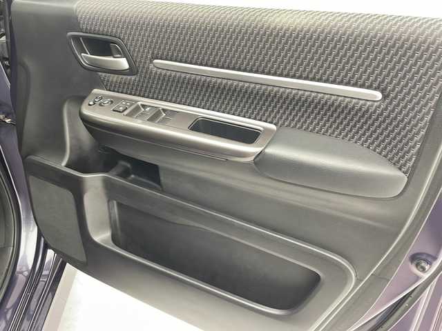 ホンダ ステップワゴン スパーダ クルスピセンシング 沖縄県 2017(平29)年 5.2万km プレミアムスパイスパープルP 禁煙車　/純正9インチナビ【VXM-175VFNi】/（フルセグTV／ＣＤ／ＤＶＤ／ＢＴ）/バックカメラ/ビルトインＥＴＣ　/ドライブレコーダー　/フリップダウンモニター　/両側パワースライドドア/ホンダセンシング/●衝突軽減ブレーキ〈CMBS〉/●ACC〈アダプティブ・クルーズ・コントロール〉/●LKAS〈車線維持支援システム〉/●路外逸脱抑制機能/●誤発進抑制機能/●先行車発進お知らせ機能/●標識認識機能/コーナーセンサー/シートヒーター/ハーフレザーシート　/ウォークスルー/LEDヘッドライト/カーテンエアバック/オートライト/LEDヘッドライト/プッシュスタート/スマートキー/わくわくゲート