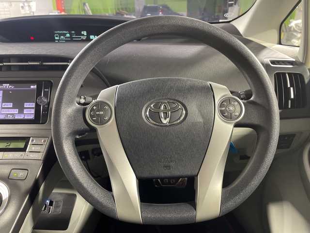 トヨタ プリウス S 沖縄県 2012(平24)年 7.2万km 黒 県外仕入れ/禁煙車/社外エアロ/・KENSTYLE フロントハーフスポイラー/・エムゲイン　リアバンパーエアロ ハイブリットGT/イカリングヘッドライト/ロクサーニ　タルカス１９インチアルミ/T-DEMAND車高調/純正ナビ/・ＣＤ／ＤＶＤ/・Ｂｌｕｅｔｏｏｔｈ/ミラー型ドラレコ/バックカメラ/ビルトインＥＴＣ/純正フロアマット