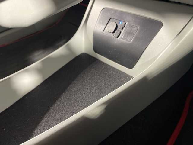 トヨタ プリウス S 沖縄県 2012(平24)年 7.2万km 黒 県外仕入れ/禁煙車/社外エアロ/・KENSTYLE フロントハーフスポイラー/・エムゲイン　リアバンパーエアロ ハイブリットGT/イカリングヘッドライト/ロクサーニ　タルカス１９インチアルミ/T-DEMAND車高調/純正ナビ/・ＣＤ／ＤＶＤ/・Ｂｌｕｅｔｏｏｔｈ/ミラー型ドラレコ/バックカメラ/ビルトインＥＴＣ/純正フロアマット