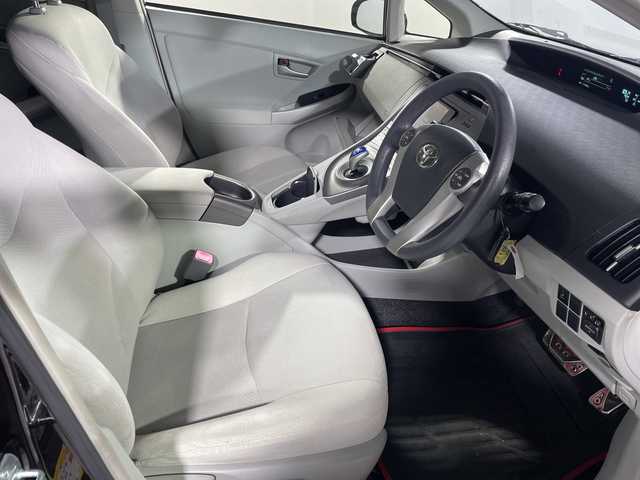 トヨタ プリウス S 沖縄県 2012(平24)年 7.2万km 黒 県外仕入れ/禁煙車/社外エアロ/・KENSTYLE フロントハーフスポイラー/・エムゲイン　リアバンパーエアロ ハイブリットGT/イカリングヘッドライト/ロクサーニ　タルカス１９インチアルミ/T-DEMAND車高調/純正ナビ/・ＣＤ／ＤＶＤ/・Ｂｌｕｅｔｏｏｔｈ/ミラー型ドラレコ/バックカメラ/ビルトインＥＴＣ/純正フロアマット