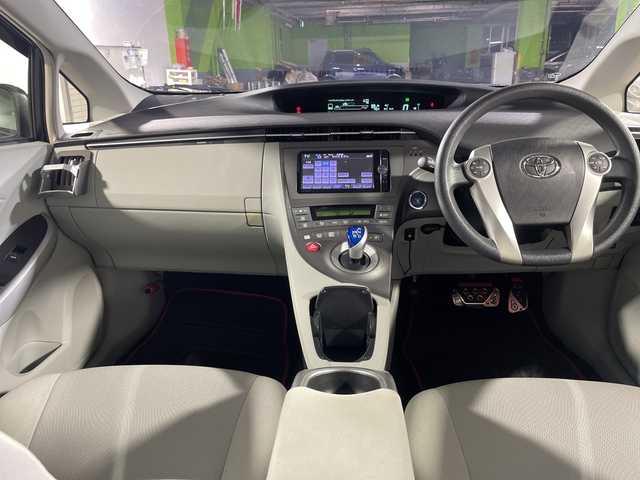 トヨタ プリウス S 沖縄県 2012(平24)年 7.2万km 黒 県外仕入れ/禁煙車/社外エアロ/・KENSTYLE フロントハーフスポイラー/・エムゲイン　リアバンパーエアロ ハイブリットGT/イカリングヘッドライト/ロクサーニ　タルカス１９インチアルミ/T-DEMAND車高調/純正ナビ/・ＣＤ／ＤＶＤ/・Ｂｌｕｅｔｏｏｔｈ/ミラー型ドラレコ/バックカメラ/ビルトインＥＴＣ/純正フロアマット