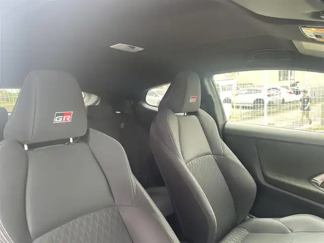 トヨタ ＧＲヤリス RS 群馬県 2023(令5)年 3.3万km スーパーホワイトⅡ ワンオーナー/純正メモリナビ（地デジ、Bluetooth）/バックカメラ/プリクラッシュ/レーンキープアシスト/レーダークルーズコントロール/前席シートヒーター/皮巻きステアリング/パドルシフト/ステアリングヒーター/ビルトインETC2.0/オートマチックハイビーム/LEDヘッドライト/純正ドライブレコーダー（前方）/ミラーキャスト/クリアランスソナー（前後）/TVキャンセラー/ブラインドスポットモニター/保証書/取扱説明書/スマートキー×2/エンジンスターター