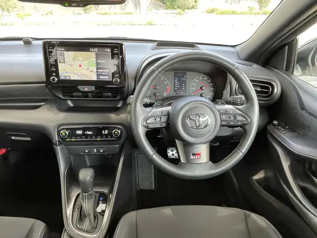 トヨタ ＧＲヤリス RS 埼玉県 2023(令5)年 3.3万km スーパーホワイトⅡ ワンオーナー/外部検査済み/純正メモリナビ（地デジ、Bluetooth）/バックカメラ/プリクラッシュ/レーンキープアシスト/レーダークルーズコントロール/前席シートヒーター/皮巻きステアリング/パドルシフト/ステアリングヒーター/ビルトインETC2.0/オートマチックハイビーム/LEDヘッドライト/純正ドライブレコーダー（前方）/ミラーキャスト/クリアランスソナー（前後）/TVキャンセラー/ブラインドスポットモニター/新車保証書/取扱説明書/スマートキー×2