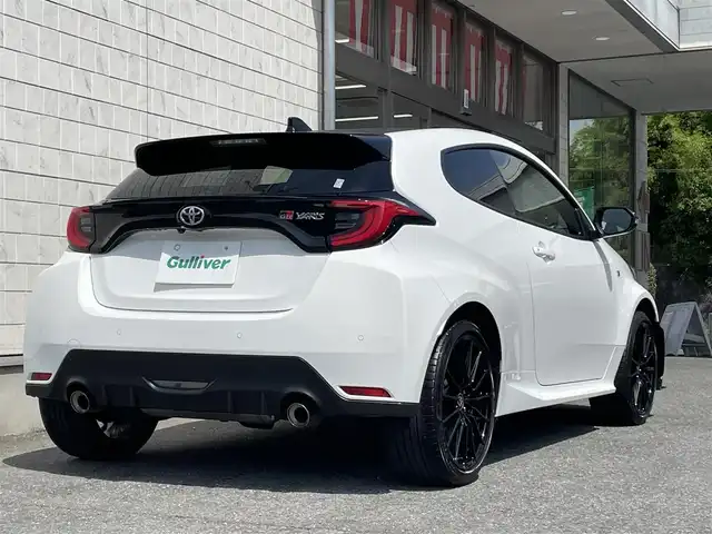 トヨタ ＧＲヤリス RS 埼玉県 2023(令5)年 3.3万km スーパーホワイトⅡ ワンオーナー/外部検査済み/純正メモリナビ（地デジ、Bluetooth）/バックカメラ/プリクラッシュ/レーンキープアシスト/レーダークルーズコントロール/前席シートヒーター/皮巻きステアリング/パドルシフト/ステアリングヒーター/ビルトインETC2.0/オートマチックハイビーム/LEDヘッドライト/純正ドライブレコーダー（前方）/ミラーキャスト/クリアランスソナー（前後）/TVキャンセラー/ブラインドスポットモニター/新車保証書/取扱説明書/スマートキー×2