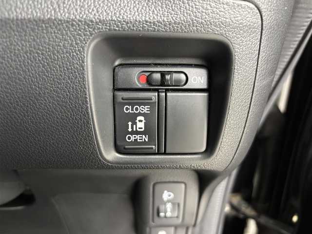 ホンダ Ｎ ＢＯＸ G Lパッケージ 埼玉県 2014(平26)年 1.7万km 黒 純正７インチナビ　/片側パワースライドドア　/ＥＴＣ　/スペアキー　/ｉｐｏｄ　/ＡＵＸ　/純正フロアマット　/ドアバイザー　/プッシュスタート　/ステアリングリモコン　/純正１４インチアルミホイール　/ＦＭ　/ＡＭ