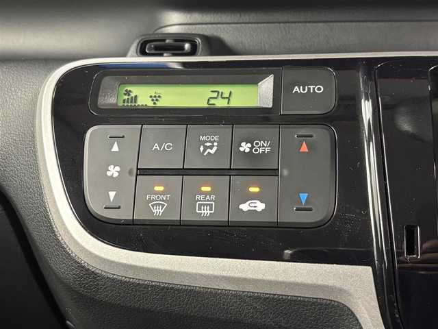ホンダ Ｎ ＢＯＸ G Lパッケージ 埼玉県 2014(平26)年 1.7万km 黒 純正７インチナビ　/片側パワースライドドア　/ＥＴＣ　/スペアキー　/ｉｐｏｄ　/ＡＵＸ　/純正フロアマット　/ドアバイザー　/プッシュスタート　/ステアリングリモコン　/純正１４インチアルミホイール　/ＦＭ　/ＡＭ