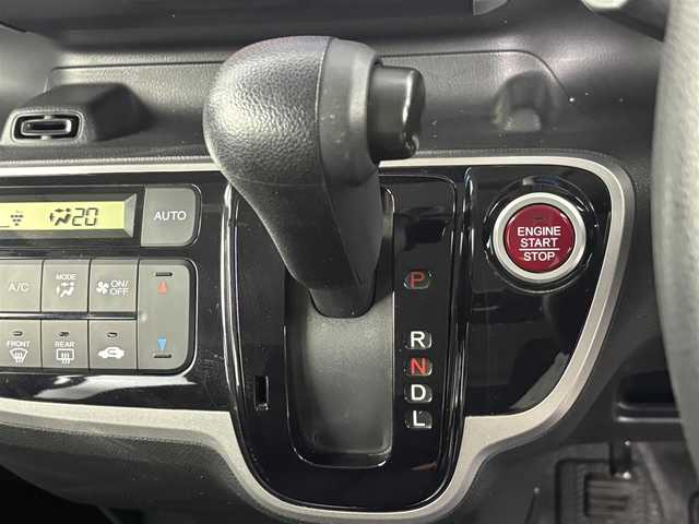 ホンダ Ｎ ＢＯＸ G Lパッケージ 埼玉県 2014(平26)年 1.7万km 黒 純正７インチナビ　/片側パワースライドドア　/ＥＴＣ　/スペアキー　/ｉｐｏｄ　/ＡＵＸ　/純正フロアマット　/ドアバイザー　/プッシュスタート　/ステアリングリモコン　/純正１４インチアルミホイール　/ＦＭ　/ＡＭ