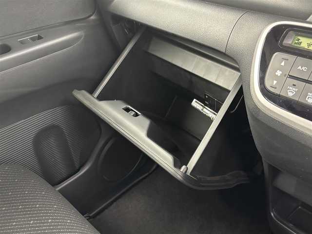 ホンダ Ｎ ＢＯＸ G Lパッケージ 埼玉県 2014(平26)年 1.7万km 黒 純正７インチナビ　/片側パワースライドドア　/ＥＴＣ　/スペアキー　/ｉｐｏｄ　/ＡＵＸ　/純正フロアマット　/ドアバイザー　/プッシュスタート　/ステアリングリモコン　/純正１４インチアルミホイール　/ＦＭ　/ＡＭ