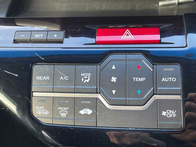 ホンダ ステップワゴン スパーダ Z クールスピリット 群馬県 2014(平26)年 7.4万km プレミアムスパークルブラックパール 純正9型ナビ/CD・DVD・SD・USB/Bluetooth・フルセグ/バックカメラ/純正フリップダウンモニター/両側パワースライドドア/クルーズコントロール/パドルシフト/ビルトインETC/横滑り防止装置/アイドリングストップ/取説・保証書/スマートキー×2