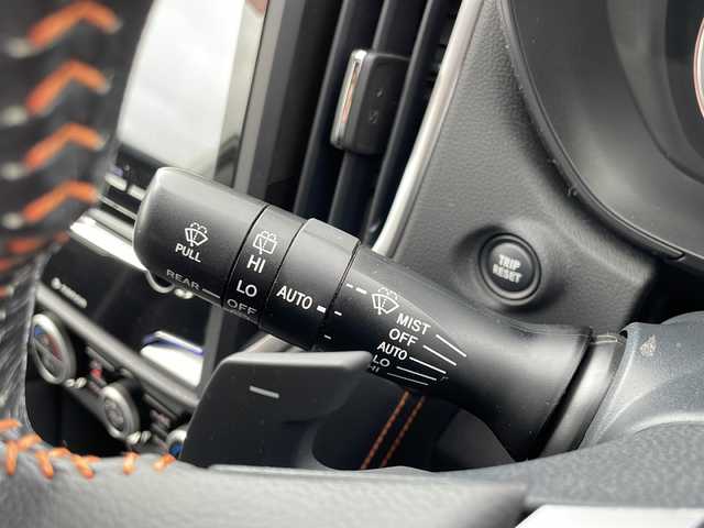 スバル インプレッサ ＸＶ 2．0i－S アイサイト 道東・釧路十勝 2017(平29)年 5.3万km クリスタルホワイトP 4WD/社外SDナビ　CN-LR830D/　（AM/FM/CD/DVD/BT/TV/AUX）/エンジンスターター/ETC/ドライブレコーダー/アイサイト/バックカメラ/パワーシート　前席/純正フロアマット/純正18インチAW/フォグランプ/ドアバイザー/電動格納ミラー/MTモード付AT/X　MODE/ヒルアシストコントロール/アイドリングストップ/クルーズコントロール/コーナーセンサー/レーンキープアシスト/オートライト/ABS/横滑り防止装置/盗難防止装置/電動パーキング/保証書/取扱説明書/スペアキー/USB入力端子