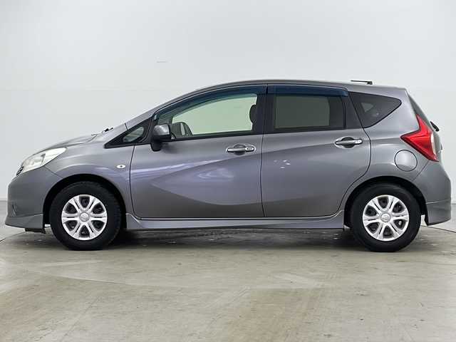 日産 ノート X DIG－S 道央・札幌 2013(平25)年 9.6万km ダークメタルグレー ・純正ナビTV&CD/・純正エンジンスターター/・プッシュスタート/・ECO MODE/・アイドリングストップ/・フォグランプ/・横滑り防止/・ヘッドライトレベライザー/・純正AWサマータイヤ積込/・スマートキー