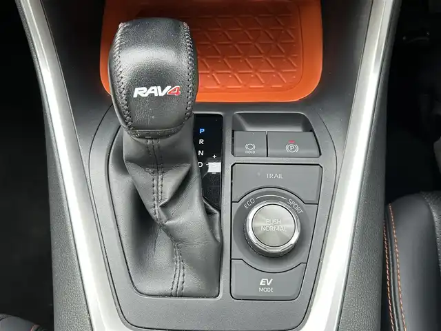 トヨタ ＧＲ８６ RZ 愛知県 2024(令6)年 2.6万km クリスタルホワイトパール ワンオーナー/純正メモリナビ/(FM/AM/CD/DVD/BT/USB/iPod/フルセグ)/アイサイト/・全車速追従クルーズコントロール/・後側方警戒支援システム/・後退時ブレーキアシスト/・リアコーナーセンサー/プリクラッシュブレーキ/純正GRマフラー/GRエアロ/バックカメラ/ドライブレコーダー/ハーフレザーシート/シートヒーター/純正AW18インチ/パドルシフト/LEDヘッドライト/ETC/電動格納ミラー/革巻きステアリング/プッシュスタート/スマートキー・スペアキー１本/ステアリングリモコン/ハンズフリー/ABS/保証書