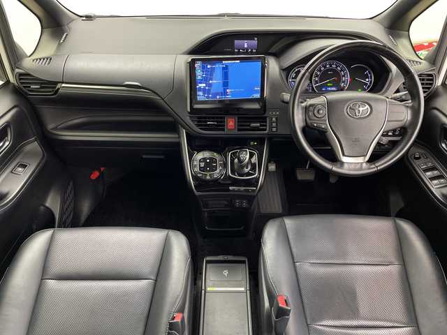 トヨタ エスクァイア ハイブリッド Gi 愛知県 2014(平26)年 14.7万km ホワイトパールクリスタルシャイン (株)IDOMが運営する【じしゃロン名古屋鳴海店】の自社ローン専用車両になりますこちらは現金またはオートローンご利用時の価格です。自社ローンご希望の方は別途その旨お申付け下さい/ ワンオーナー/社外ナビ/（フルセグ/DVD/CD）/フリップダウンモニター/両側パワースライドドア/クルーズコントロール/ワイヤレス充電/レザーシート/シートヒーター/ビルドインETC/リアサンシェード/スマートキー/プッシュスタートボタン/純正フロアマット