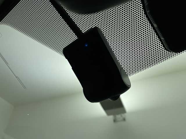 トヨタ エスクァイア ハイブリッド Gi 愛知県 2014(平26)年 14.7万km ホワイトパールクリスタルシャイン (株)IDOMが運営する【じしゃロン名古屋鳴海店】の自社ローン専用車両になりますこちらは現金またはオートローンご利用時の価格です。自社ローンご希望の方は別途その旨お申付け下さい/ ワンオーナー/社外ナビ/（フルセグ/DVD/CD）/フリップダウンモニター/両側パワースライドドア/クルーズコントロール/ワイヤレス充電/レザーシート/シートヒーター/ビルドインETC/リアサンシェード/スマートキー/プッシュスタートボタン/純正フロアマット