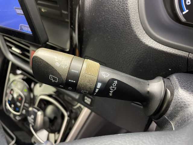 トヨタ エスクァイア ハイブリッド Gi 愛知県 2014(平26)年 14.7万km ホワイトパールクリスタルシャイン (株)IDOMが運営する【じしゃロン名古屋鳴海店】の自社ローン専用車両になりますこちらは現金またはオートローンご利用時の価格です。自社ローンご希望の方は別途その旨お申付け下さい/ ワンオーナー/社外ナビ/（フルセグ/DVD/CD）/フリップダウンモニター/両側パワースライドドア/クルーズコントロール/ワイヤレス充電/レザーシート/シートヒーター/ビルドインETC/リアサンシェード/スマートキー/プッシュスタートボタン/純正フロアマット