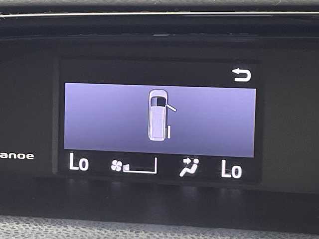 トヨタ エスクァイア ハイブリッド Gi 愛知県 2014(平26)年 14.7万km ホワイトパールクリスタルシャイン (株)IDOMが運営する【じしゃロン名古屋鳴海店】の自社ローン専用車両になりますこちらは現金またはオートローンご利用時の価格です。自社ローンご希望の方は別途その旨お申付け下さい/ ワンオーナー/社外ナビ/（フルセグ/DVD/CD）/フリップダウンモニター/両側パワースライドドア/クルーズコントロール/ワイヤレス充電/レザーシート/シートヒーター/ビルドインETC/リアサンシェード/スマートキー/プッシュスタートボタン/純正フロアマット