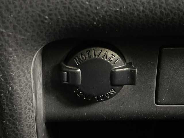 トヨタ エスクァイア ハイブリッド Gi 愛知県 2014(平26)年 14.7万km ホワイトパールクリスタルシャイン (株)IDOMが運営する【じしゃロン名古屋鳴海店】の自社ローン専用車両になりますこちらは現金またはオートローンご利用時の価格です。自社ローンご希望の方は別途その旨お申付け下さい/ ワンオーナー/社外ナビ/（フルセグ/DVD/CD）/フリップダウンモニター/両側パワースライドドア/クルーズコントロール/ワイヤレス充電/レザーシート/シートヒーター/ビルドインETC/リアサンシェード/スマートキー/プッシュスタートボタン/純正フロアマット