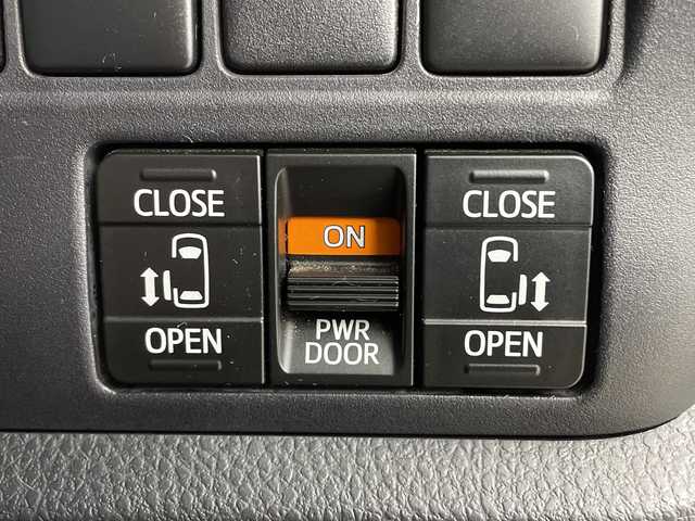 トヨタ エスクァイア ハイブリッド Gi 愛知県 2014(平26)年 14.7万km ホワイトパールクリスタルシャイン (株)IDOMが運営する【じしゃロン名古屋鳴海店】の自社ローン専用車両になりますこちらは現金またはオートローンご利用時の価格です。自社ローンご希望の方は別途その旨お申付け下さい/ ワンオーナー/社外ナビ/（フルセグ/DVD/CD）/フリップダウンモニター/両側パワースライドドア/クルーズコントロール/ワイヤレス充電/レザーシート/シートヒーター/ビルドインETC/リアサンシェード/スマートキー/プッシュスタートボタン/純正フロアマット