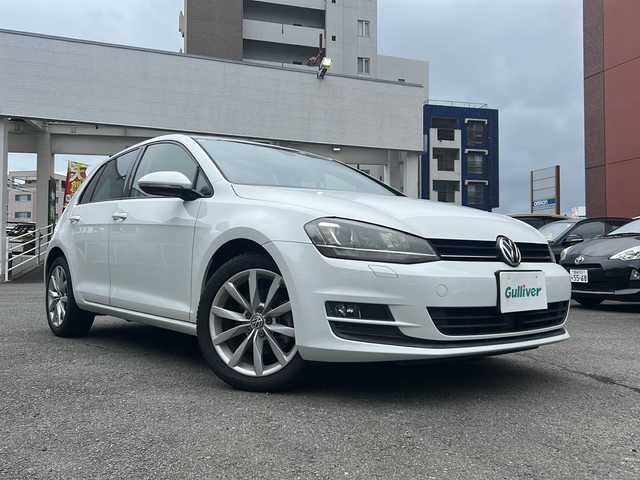 フォルクスワーゲン ゴルフ TSIコンフォートライン 宮崎県 2017(平29)年 3.5万km 白 ブラインドスポットモニター/SDナビ/バックカメラ/アイドリングストップ/クルーズコントロール/プッシュスタート/ETC/Bluetooth/AUX/ドライブレコーダー/オートライト/ウェルカムランプ