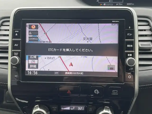 日産 セレナ ハイウェイスターVセレクションⅡ 長崎県 2016(平28)年 9.1万km ブリリアントホワイトパール ワンオーナー/純正9型ナビ/（フルセグ・DVD・SD・BT・CD・FMAM)/純正フリップダウンモニター/エマージェンシーブレーキ/ドライブレコーダー/アラウンドビューモニター/オートライト/LEDヘッドライト/クルーズコントロール/両側パワースライドドア/スマートキー/ETC/アイドリングストップ/ステアリングスイッチ/スペアキー