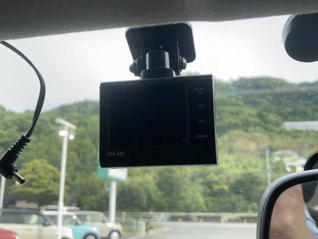 日産 セレナ ハイウェイスター 佐賀県 2016(平28)年 9.1万km ブリリアントホワイトパール ワンオーナー/純正9型ナビ/純正フリップダウンモニター/エマージェンシーブレーキ/LDW/ドライブレコーダー/アラウンドビューモニター/オートライト/LEDヘッドライト/クルーズコントロール/両側パワースライドドア/スマートキー/ETC/アイドリングストップ/ステアリングスイッチ/スペアキー/純正AW