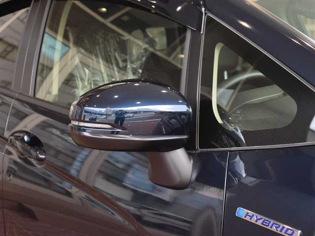 ホンダ シャトル ハイブリッド X ホンダセンシング 神奈川県 2019(令1)年 0.7万km ミッドナイトブルービームM ワンオーナー/新車時保証書/取扱説明書/前後ドラレコ/純正SDナビ/(フルセグTV/CD/DVD/SD/BT/USB)/バックカメラ/衝突軽減防止＆警報/車線逸脱防止＆警報/アダプティブクルーズコントロール/先行車発進検知/ロードサインアシスト/パーキングアシスト/シートヒーター(D＋N席)/デュアルオートエアコン/革巻きステアリング/ステアリングスイッチ/パドルシフト/オートライト/横滑り防止/プッシュスタート＆スマートキー/ウインカー付き電動格納ミラー/スペアキー/ドアバイザー/LEDヘッドライト/フォグランプ/純正フロアマット