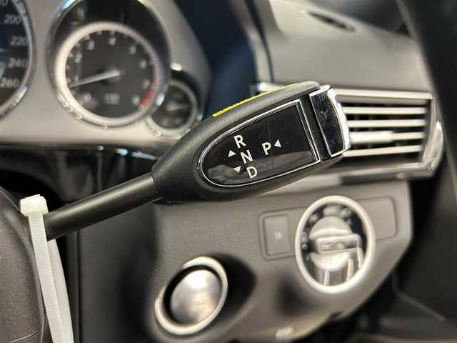 メルセデス・ベンツ Ｅ２５０ ブルーエフィシェンシー 岡山県 2011(平23)年 4.4万km オブシディアンブラック ガラスルーフ/純正ナビ（Bluetooth接続）/バックカメラ/ACC/プレセーフブレーキ/ブラインドスポットモニター/レーンキープアシスト/ハーフレザーシート/パワーシート（D/N席）/シートヒーター/フルセグTV/LEDヘッドライト/アクティブハイビーム/PDC/ETC