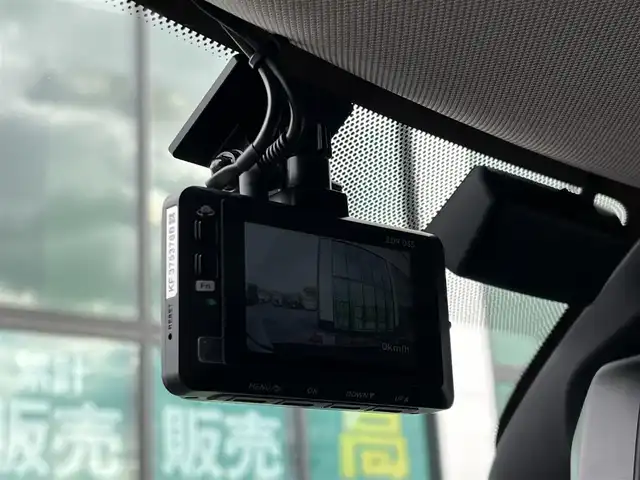 ＭＩＮＩ ＢＭＷ ミニ クラブマン クーパーD 奈良県 2022(令4)年 2.3万km 赤 ワンオーナー　/前後ドライブレコーダー　［ＺＤＲ－０３５］　/純正ナビ純正シート　［ハーフレザー］　/純正１７ＡＷ　/純正ミラー型ＥＴＣ　/バックモニター　/パーキングアシスト　/ＬＥＤヘッドライト　/スペアキー/アイドリングストップ