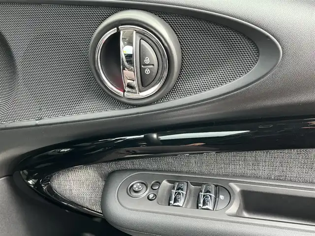 ＭＩＮＩ ＢＭＷ ミニ クラブマン クーパーD 奈良県 2022(令4)年 2.3万km 赤 ワンオーナー　/前後ドライブレコーダー　［ＺＤＲ－０３５］　/純正ナビ純正シート　［ハーフレザー］　/純正１７ＡＷ　/純正ミラー型ＥＴＣ　/バックモニター　/パーキングアシスト　/ＬＥＤヘッドライト　/スペアキー/アイドリングストップ