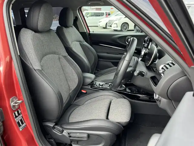 ＭＩＮＩ ＢＭＷ ミニ クラブマン クーパーD 奈良県 2022(令4)年 2.3万km 赤 ワンオーナー　/前後ドライブレコーダー　［ＺＤＲ－０３５］　/純正ナビ純正シート　［ハーフレザー］　/純正１７ＡＷ　/純正ミラー型ＥＴＣ　/バックモニター　/パーキングアシスト　/ＬＥＤヘッドライト　/スペアキー/アイドリングストップ