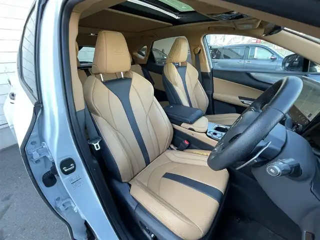 レクサス ＮＸ 350h Fスポーツ 群馬県 2025(令7)年 1.2万km ホワイトノーヴァガラスフレーク ワンオーナー/パノラマルーフ/ブラックルーフレール/純正14インチDA/Bluetooth・フルセグ/USB・Miracast/パノラミックビューモニター/デジタルインナーミラー/ビルトインETC2.0/ロゴ入りオレンジキャリパー/クルーズコントロール/パドルシフト/パワーシート/シートメモリー/シートベンチレーション/シートヒーター/スカッフイルミネーション/プロジェクションカーテシイルミ/カップホルダーイルミネーション/純正アルミホイール/純正フロアマット/取説・保証書/スマートキー×2/カードキー