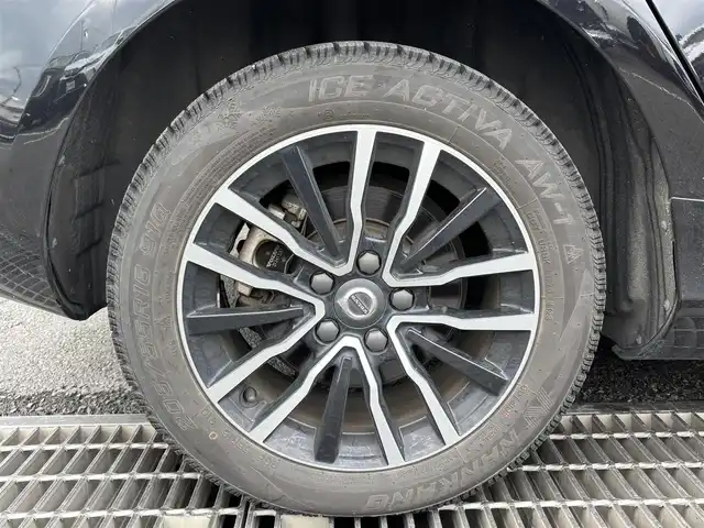 ボルボ Ｖ４０ T3 モメンタム 東京都 2018(平30)年 8.7万km 黒 E-6AT/最高出力１５２PS/リバース連動ボディ同色ドアミラー/左右２本出しマフラー/ナビ/バックカメラ/ドライブレコーダー/パーキングセンサー/アダプティブクルーズコントロール/衝突警告/レーンキーピングエイド　/ブラインドスポットモニター/パーキングソナー/プッシュスタート/ＥＴＣ