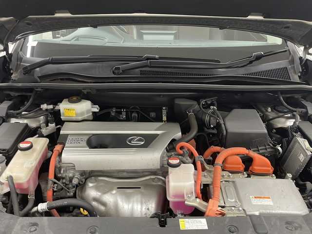 レクサス ＮＸ 300h バージョンL 長崎県 2015(平27)年 9.4万km ソニックチタニウム 純正メモリナビ/（DVD/フルセグTV/Bluetooth/MSV）/バックカメラ/ビルトインETC/革シート/パワーシート/シートヒーター/エアシート/パワーバックドア/ステアマチック/クルーズコントロール/車線逸脱警報/横滑り防止機能/純正LEDヘッドライト/純正18インチアルミホイール/スマートキー/スペアキー2本（1本カードキー）/保証書/取扱説明書