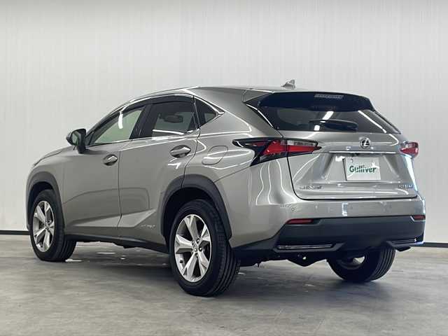 レクサス ＮＸ 300h バージョンL 長崎県 2015(平27)年 9.4万km ソニックチタニウム 純正メモリナビ/（DVD/フルセグTV/Bluetooth/MSV）/バックカメラ/ビルトインETC/革シート/パワーシート/シートヒーター/エアシート/パワーバックドア/ステアマチック/クルーズコントロール/車線逸脱警報/横滑り防止機能/純正LEDヘッドライト/純正18インチアルミホイール/スマートキー/スペアキー2本（1本カードキー）/保証書/取扱説明書