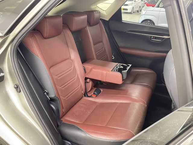 レクサス ＮＸ 300h バージョンL 長崎県 2015(平27)年 9.4万km ソニックチタニウム 純正メモリナビ/（DVD/フルセグTV/Bluetooth/MSV）/バックカメラ/ビルトインETC/革シート/パワーシート/シートヒーター/エアシート/パワーバックドア/ステアマチック/クルーズコントロール/車線逸脱警報/横滑り防止機能/純正LEDヘッドライト/純正18インチアルミホイール/スマートキー/スペアキー2本（1本カードキー）/保証書/取扱説明書