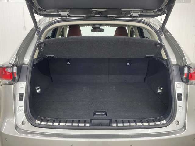 レクサス ＮＸ 300h バージョンL 長崎県 2015(平27)年 9.4万km ソニックチタニウム 純正メモリナビ/（DVD/フルセグTV/Bluetooth/MSV）/バックカメラ/ビルトインETC/革シート/パワーシート/シートヒーター/エアシート/パワーバックドア/ステアマチック/クルーズコントロール/車線逸脱警報/横滑り防止機能/純正LEDヘッドライト/純正18インチアルミホイール/スマートキー/スペアキー2本（1本カードキー）/保証書/取扱説明書