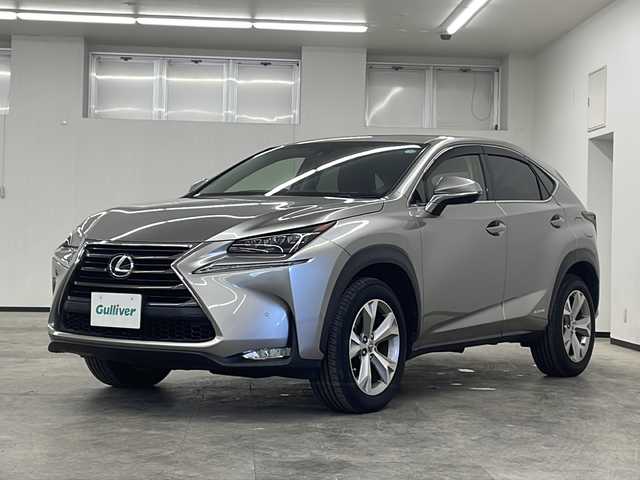 レクサス ＮＸ 300h バージョンL 長崎県 2015(平27)年 9.4万km ソニックチタニウム 純正メモリナビ/（DVD/フルセグTV/Bluetooth/MSV）/バックカメラ/ビルトインETC/革シート/パワーシート/シートヒーター/エアシート/パワーバックドア/ステアマチック/クルーズコントロール/車線逸脱警報/横滑り防止機能/純正LEDヘッドライト/純正18インチアルミホイール/スマートキー/スペアキー2本（1本カードキー）/保証書/取扱説明書