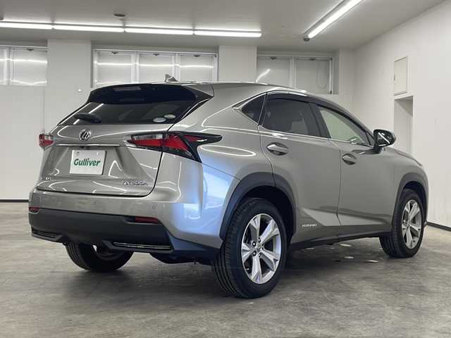 レクサス ＮＸ 300h バージョンL 長崎県 2015(平27)年 9.4万km ソニックチタニウム 純正メモリナビ/（DVD/フルセグTV/Bluetooth/MSV）/バックカメラ/ビルトインETC/革シート/パワーシート/シートヒーター/エアシート/パワーバックドア/ステアマチック/クルーズコントロール/車線逸脱警報/横滑り防止機能/純正LEDヘッドライト/純正18インチアルミホイール/スマートキー/スペアキー2本（1本カードキー）/保証書/取扱説明書