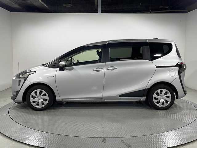 トヨタ シエンタ ハイブリッド G 広島県 2018(平30)年 4.1万km シルバーM アルパインナビ/・フルセグTV/・Bluetooth/・CD/DVD/バックカメラ/両側電動スライドドア/レーンキープアシスト/オートマチックハイビーム/LEDヘッドライト/ETC/ドラレコ