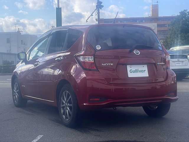 日産 ノート e－パワー X 福島県 2019(平31)年 9.6万km 赤 360°セーフティアシスト/・踏み間違い衝突防止アシスト/・インテリジェントエマージェンシーブレーキ/・車線逸脱警報/・前方衝突予測警報/デジタルインナーミラー/・バックカメラ/・アラウンドビューモニター/純正メモリーナビ/・型番：MM318D-W/・フルセグTV/BT/SD/AUX/iPod/CD/DVD/FM/AM/・SD MUSIC STOCKER/ステアリングリモコン/横滑り防止装置/プッシュスタート/・スマートキー/・スペアキー1本/電動格納ミラー/・ウィンカーミラー/LEDヘッドライト/・オートライト/純正ドアバイザー/純正フロアマット/社外AW/・Exceeder/積込みスタッドレスタイヤ/・溝6mm/・純正AW