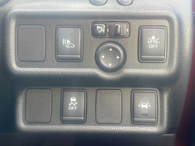 日産 ノート e－パワー X 福島県 2019(平31)年 9.6万km 赤 360°セーフティアシスト/・踏み間違い衝突防止アシスト/・インテリジェントエマージェンシーブレーキ/・車線逸脱警報/・前方衝突予測警報/デジタルインナーミラー/・バックカメラ/・アラウンドビューモニター/純正メモリーナビ/・型番：MM318D-W/・フルセグTV/BT/SD/AUX/iPod/CD/DVD/FM/AM/・SD MUSIC STOCKER/ステアリングリモコン/横滑り防止装置/プッシュスタート/・スマートキー/・スペアキー1本/電動格納ミラー/・ウィンカーミラー/LEDヘッドライト/・オートライト/純正ドアバイザー/純正フロアマット/社外AW/・Exceeder/積込みスタッドレスタイヤ/・溝6mm/・純正AW