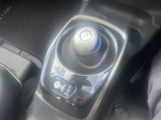 日産 ノート e－パワー X 福島県 2019(平31)年 9.6万km 赤 360°セーフティアシスト/・踏み間違い衝突防止アシスト/・インテリジェントエマージェンシーブレーキ/・車線逸脱警報/・前方衝突予測警報/デジタルインナーミラー/・バックカメラ/・アラウンドビューモニター/純正メモリーナビ/・型番：MM318D-W/・フルセグTV/BT/SD/AUX/iPod/CD/DVD/FM/AM/・SD MUSIC STOCKER/ステアリングリモコン/横滑り防止装置/プッシュスタート/・スマートキー/・スペアキー1本/電動格納ミラー/・ウィンカーミラー/LEDヘッドライト/・オートライト/純正ドアバイザー/純正フロアマット/社外AW/・Exceeder/積込みスタッドレスタイヤ/・溝6mm/・純正AW