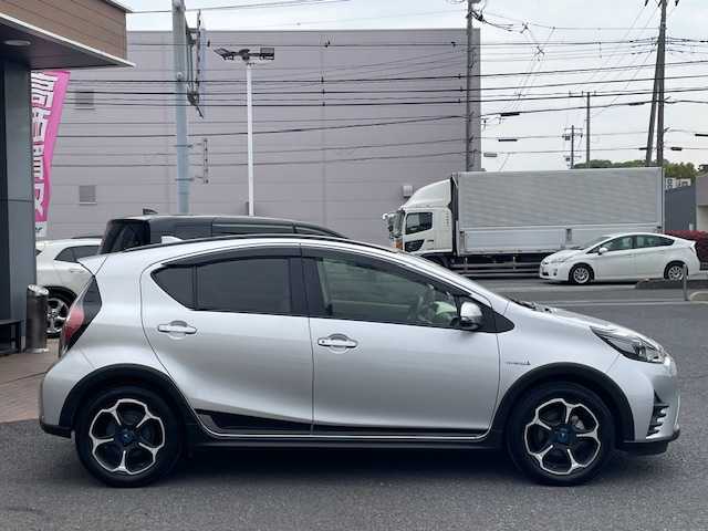 トヨタ アクア クロスオーバー 埼玉県 2017(平29)年 2.6万km シルバーマイカM