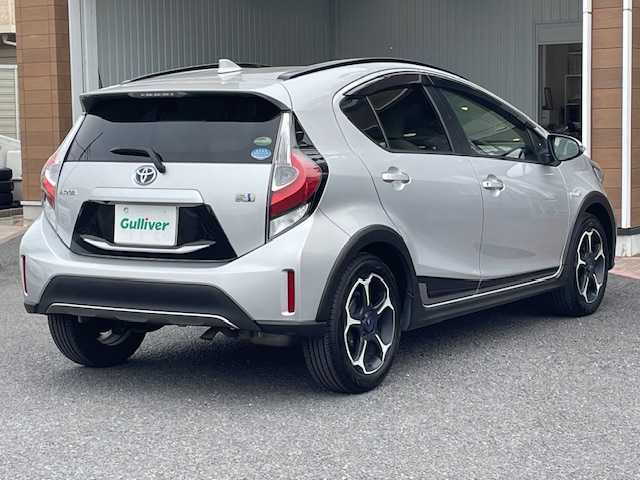 トヨタ アクア クロスオーバー 埼玉県 2017(平29)年 2.6万km シルバーマイカM
